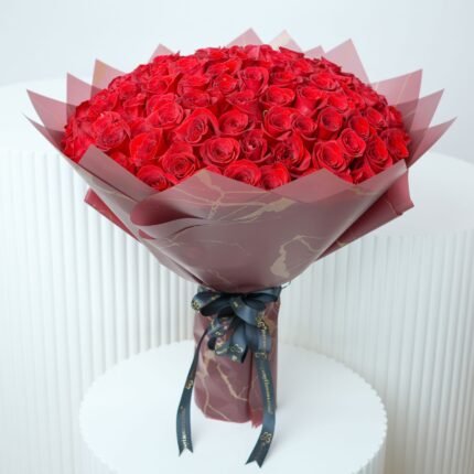 100 Red Roses Valentine